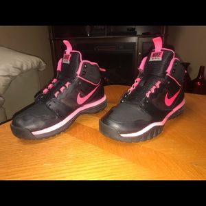 Nike H20 Repel Boots size 6y